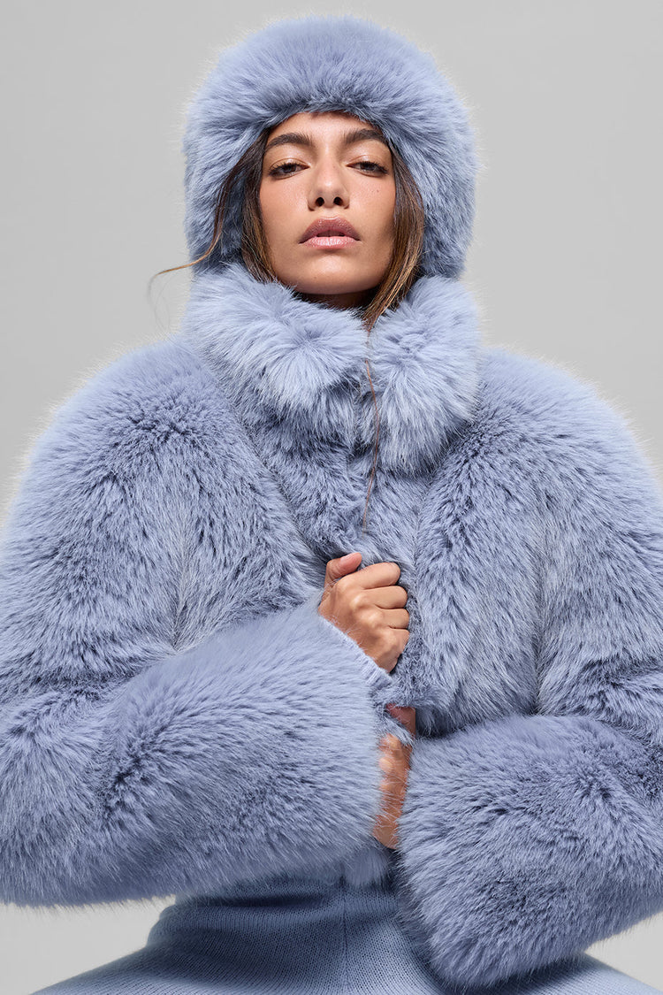 Chaqueta corta de piel sintética opulenta - Invierno Frost